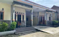 Penginapan Keluarga 215 - 2-Star