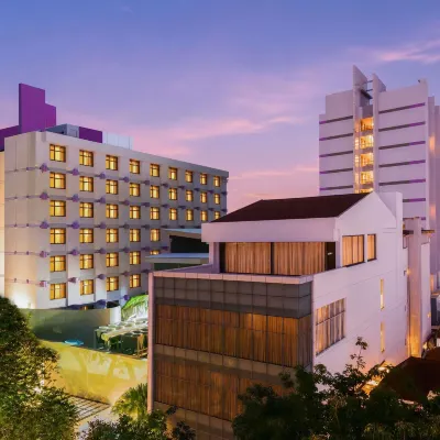 Mercure Surabaya Grand Mirama Hotels near Marvell City