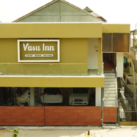 Vasu Inn - Rooms in Valparai