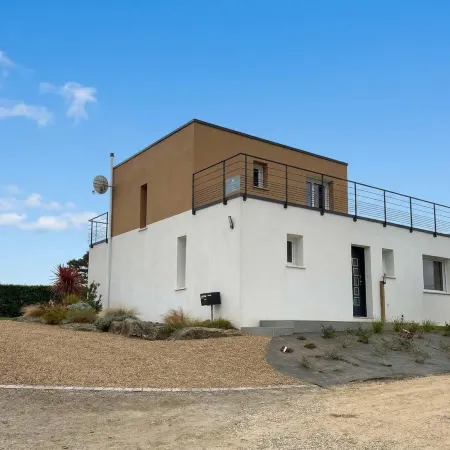 Elegant House With Beautiful Seaview