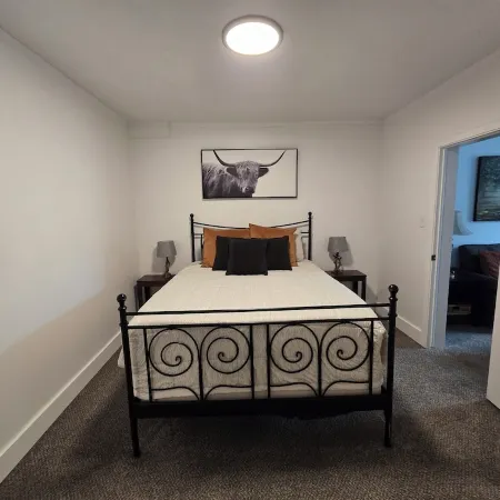 Midtown Condo right on Main St! Walking distance to everything!