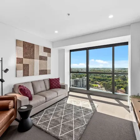 Infinity Excellence!~1Bed/1Bath/Office/1Car~VIEWS!