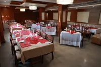 Sivaranjani Hotel - parking