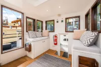 Historic Dutch Barge | Private Sun Deck | St Katharine Docks, Tower Bridge - House Boats