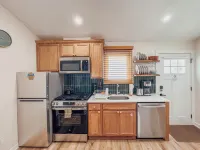 Stylish 2BR 1BA Apt - Steps To Beach & Boardwalk - Quality Vacation in Wildwood - 4-Star