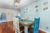 Baileys Bluff Waterfront Escape, Heated Pool near Gulf Island Beaches - 4-Sterne