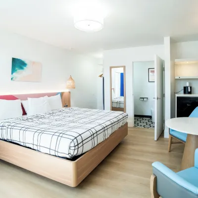 The Belmont Shore Inn Hotels near Long Beach Arena
