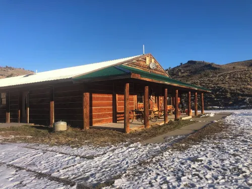 Peaceful Logan Mountain Cabin close to Yellowstone - 4성급