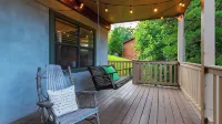 Dancing Bear by Avantstay Cozy Cabin + Jacuzzi + Decks Arcade + Mountain Views Near Park - Wifi