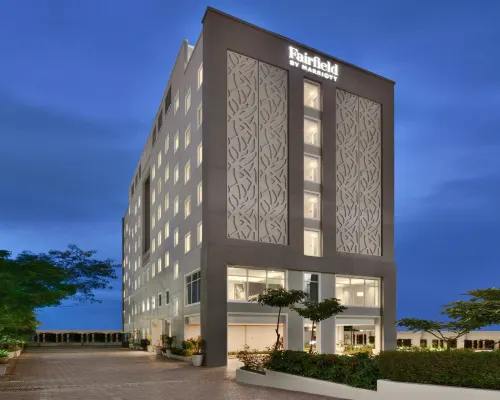 Fairfield by Marriott Pune Kharadi シーズンズモール周辺のホテル