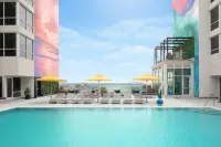 SpringHill Suites Clearwater Beach - شاطئ