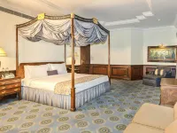 Le Royal Méridien Chennai Hotels near Light House
