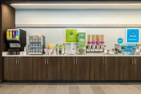 Tru by Hilton Oshkosh - breakfast