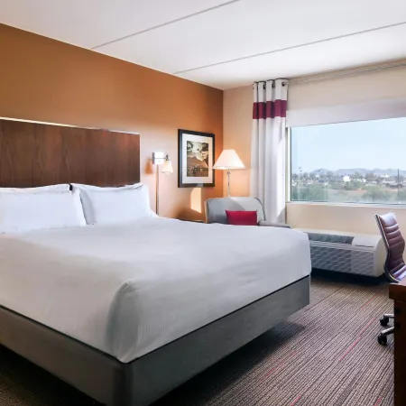 Four Points by Sheraton at Phoenix Mesa Gateway Airport فنادق في ميسا