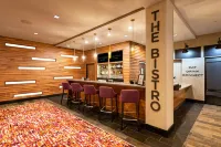 Courtyard Winston-Salem Downtown - ที่มีบาร์