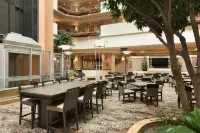 Embassy Suites by Hilton Omaha la Vista Hotel & Conference Center - parking