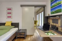Holiday Home - Cityhouse WG9 - 6 Guests - 3BR - Homestays