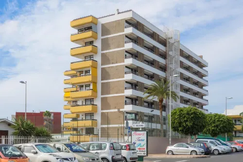 Apartamentos Las Arenas - Condos