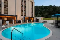 Hampton Inn Bristol - Pools