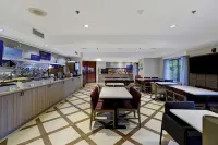 Holiday Inn Express & Suites CARPINTERIA by IHG - breakfast