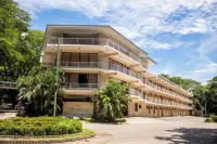 Hotel Arenas en Punta Leona - parking