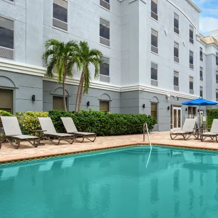 Holiday Inn Express & Suites CLEARWATER/US 19 N by IHG