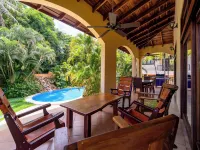 Beautiful Villa, Private Pool, Amazing Gardens! Walkable 5 Bedrooms - WiFi