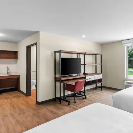 Everhome Suites Georgetown - Austin