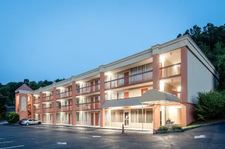 OYO Hotel Harriman Near I-40