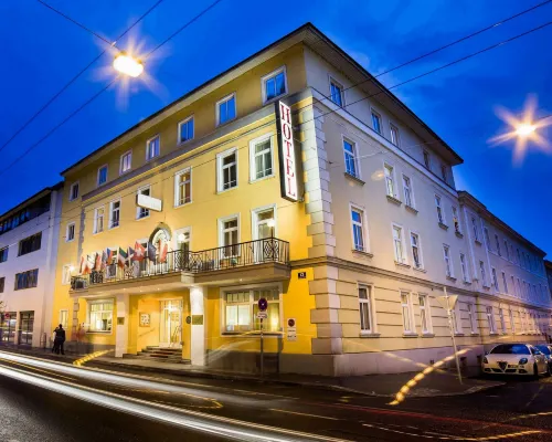 ثيتر هوتل سالتسبورج Hotels near آيغن