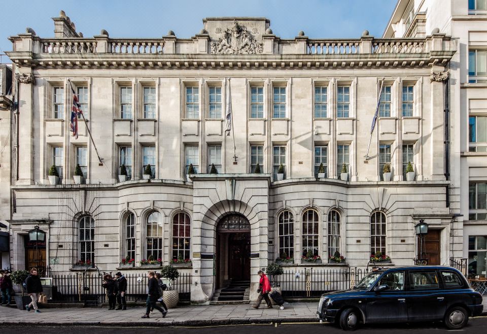 Hotel Fuerstenhof Over view