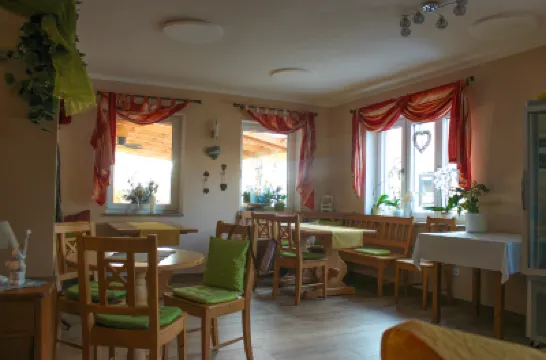 Wirtsberg Pension & Cafe โรงแรมใน