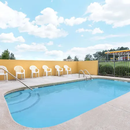 Super 8 by Wyndham Orangeburg