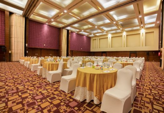 3. 디 오키드 호텔..