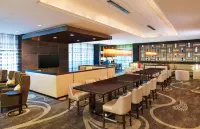 Hilton Kansas City Airport - bar