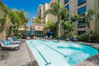 DoubleTree by Hilton Los Angeles/Commerce - Rooftop Pools