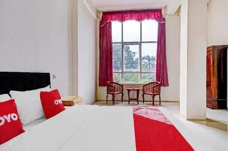 OYO Life 90544 Grand Redisa Отели в г. Sukun