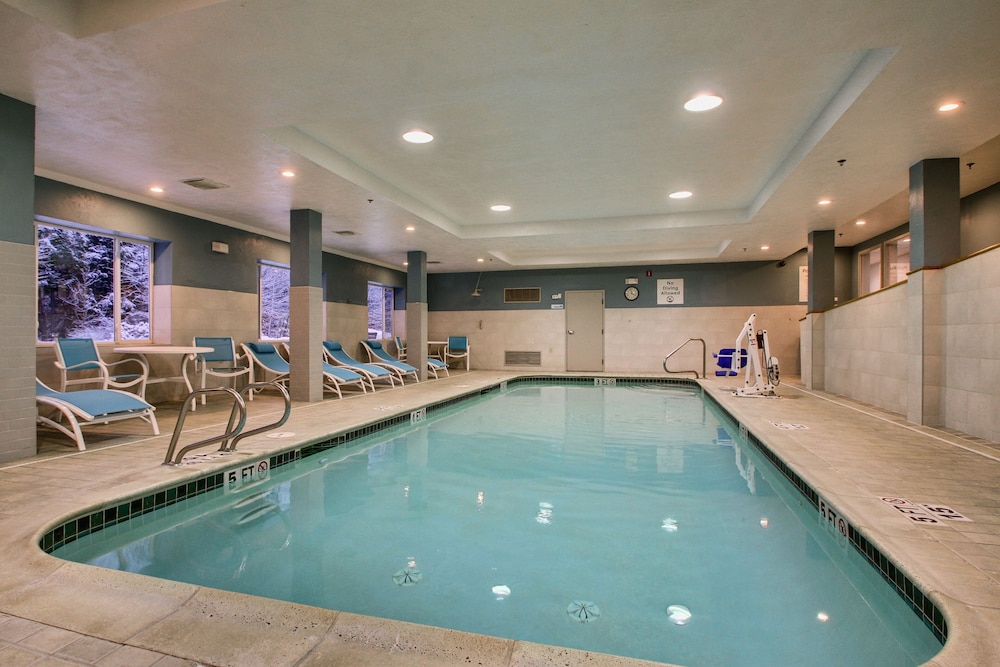 Holiday Inn Express & Suites - Lincoln East - White Mountains, an Ihg Hotel