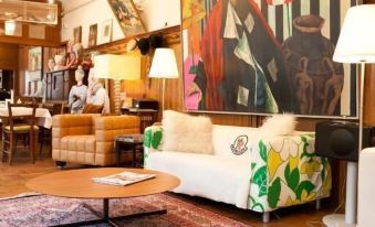 Fink Low Budget Rooms