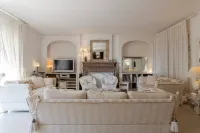 Juan les Pins Near Cannes & Beaches 18/20 Guests