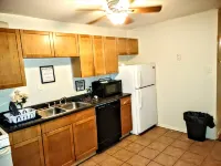 Twin Bunk-Style Bedroom Close to Downtown