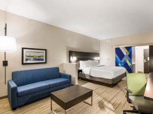 Holiday Inn Express & Suites Jacksonville - Town Center