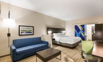 Holiday Inn Express & Suites Jacksonville - Town Center