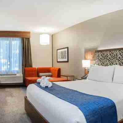Holiday Inn Express Redwood City-Central Rooms