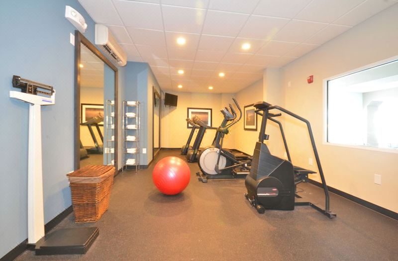 Holiday Inn Express & Suites Farmington by IHG photo 3