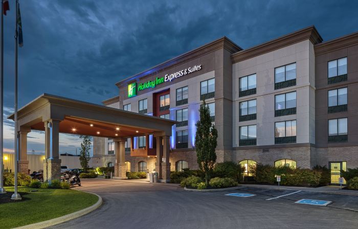 Holiday Inn Express & Suites BELLEVILLE by IHG