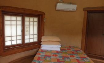Gangneung Solbat Soil House Pension