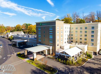 Holiday Inn & Suites Philadelphia W - Drexel Hill