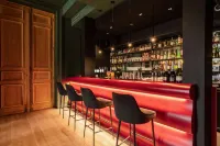 Best Western Plus Hotel de la Cite Royale - 酒吧