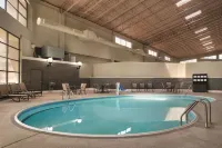 Wyndham Garden Conference Center Champaign/Urbana - Pools